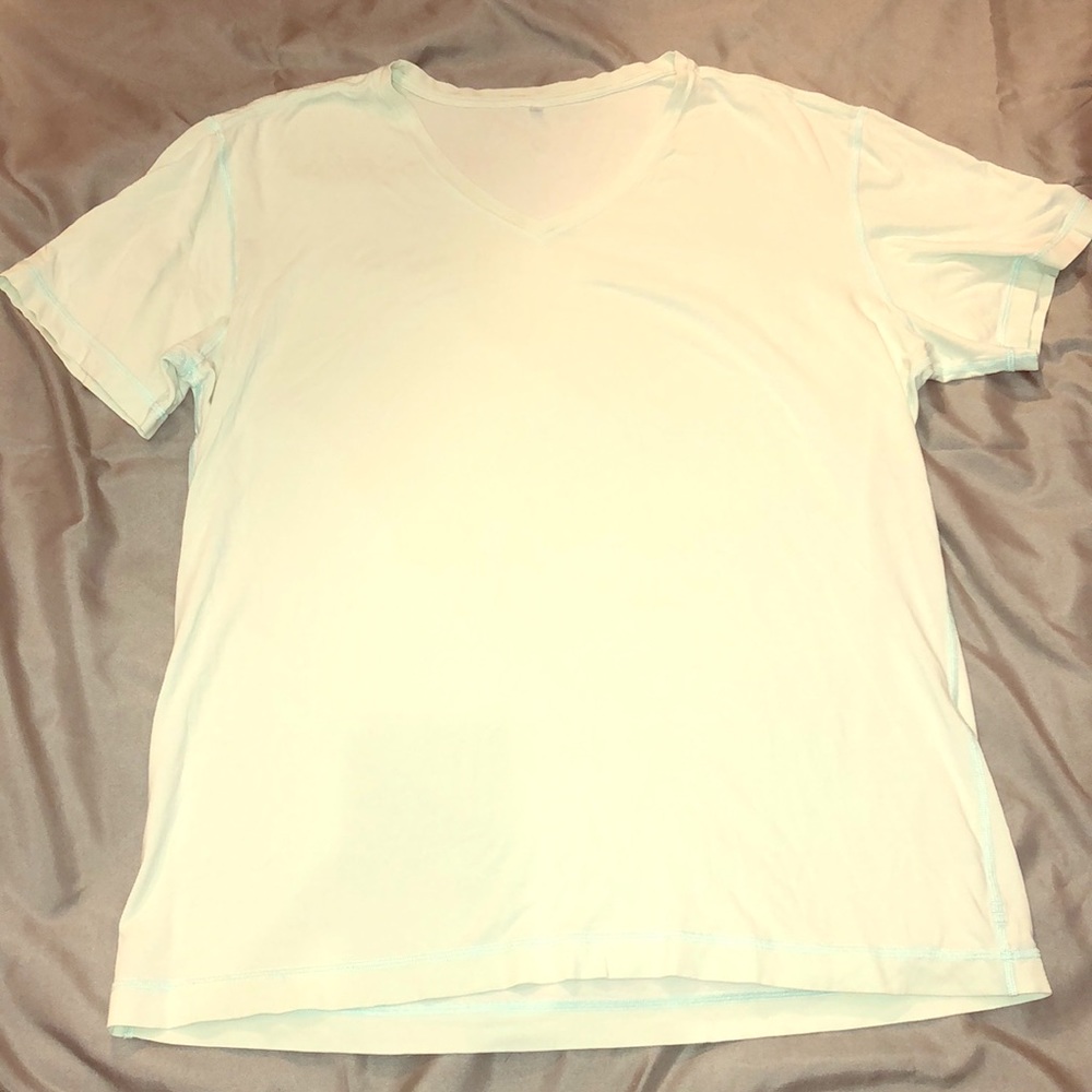LULULEMON mens v-neck t-shirt, light aqua